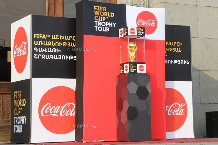 Քրիստիան Կարամբյոն հայ հանրությանը ներկայացրեց ՖԻՖԱ-ի աշխարհի գավաթը
