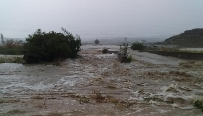 Հորդառատ անձրևի հետևանքով արտակարգ իրավիճակ է ստեղծվել Շենիկ, Քարակերտ և Դալարիկ համայնքներում