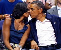 Kiss Cam нашла Обаму