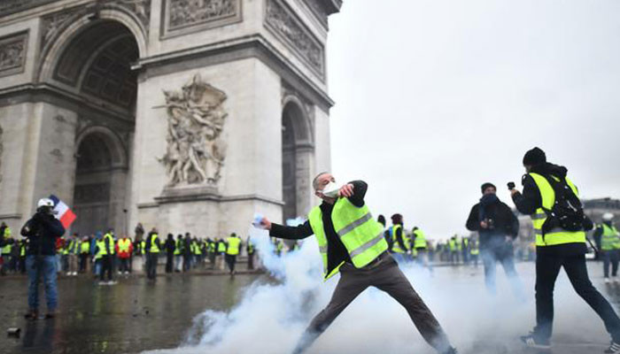 Փարիզի Հաղթական կամարը վնասվել է «դեղին բաճկոնավորների» ցույցի հետևանքով