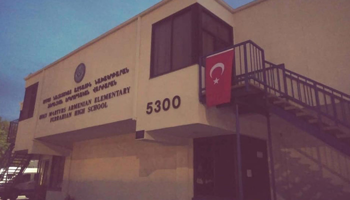 Անհայտ անձինք Կալիֆորնիայի հայկական դպրոցների վրա թուրքական դրոշներ են կախել
